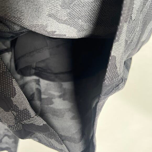 Lululemon Men's Pace Breaker Lined Short 9" 2022 Version L Black Gray Athleisure - Picture 8 of 11